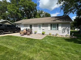 708 11th St NW, Willmar, MN 56201