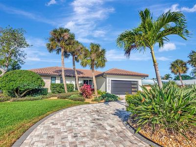 2001 Massachusetts Ave NE, Saint Petersburg, FL, 33703