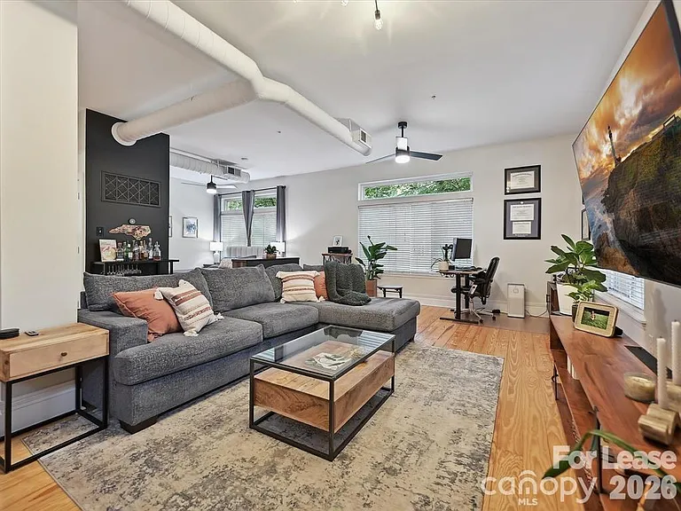 404 N Laurel Ave #11 — Photo 5