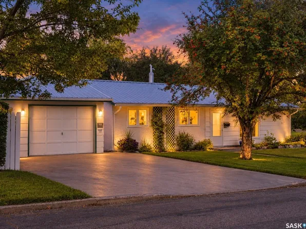 537 T Avenue S, Saskatoon, SK S7M 3B5