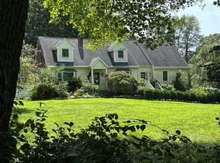 16 Parkwood Dr, Kingston, RI 02881