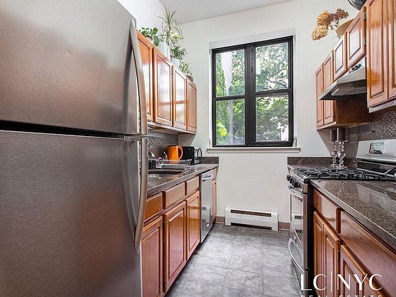 3rd image of 58 W 127th St #1