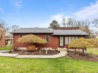 1671 Charlton Heights Rd, Coraopolis, PA 15108