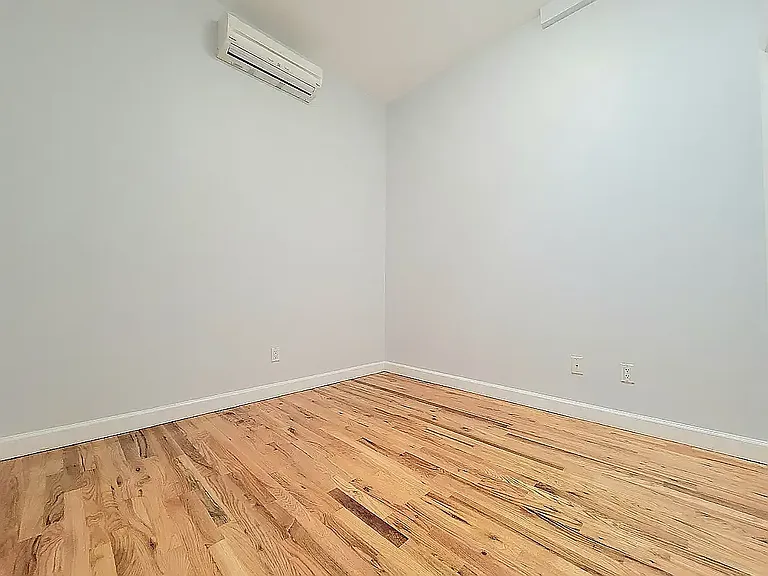 86 Graham Ave #2H — Photo 6