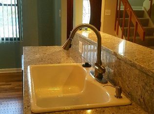 8 Helmsman Ct, Essex, MD 21221