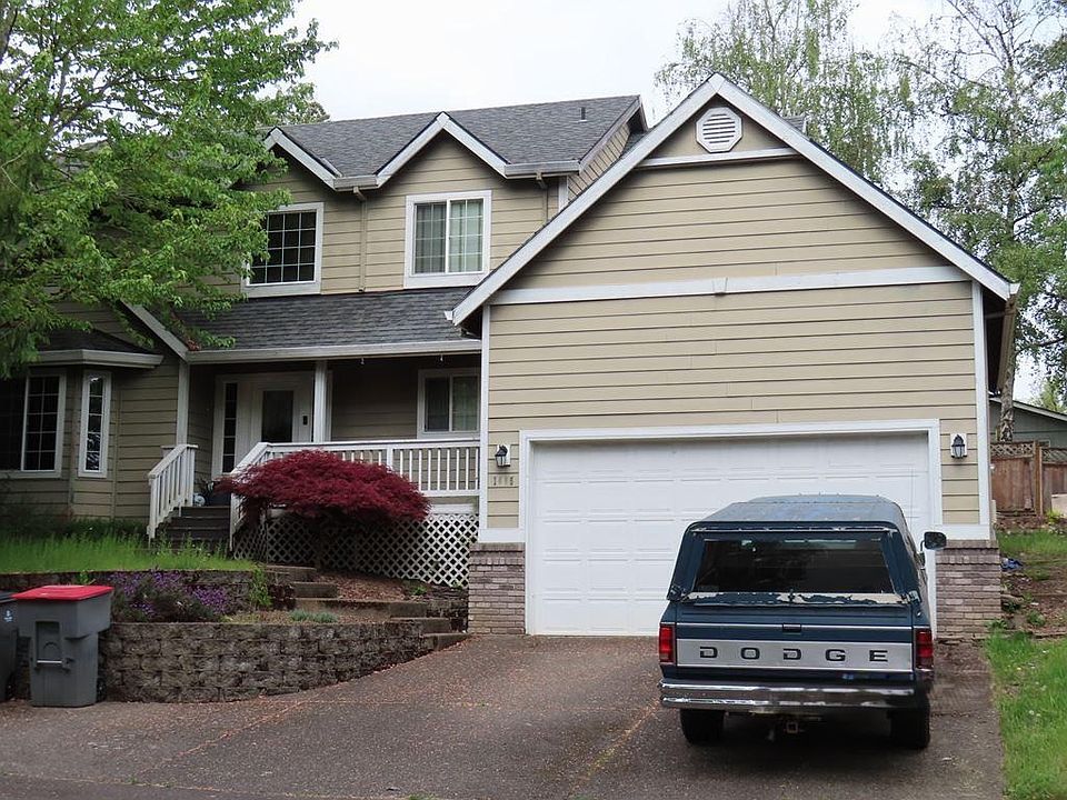 1st image of 1685 NE Hoffman Dr