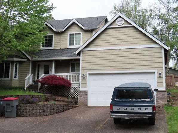 1685 NE Hoffman Dr, McMinnville, OR 97128
