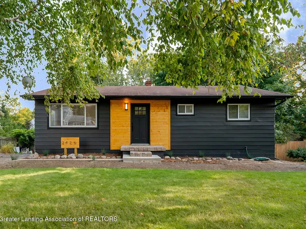 3425 Cooley Dr, Lansing, MI 48911