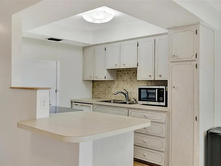 650 Pinellas Point Dr S #205 — Photo 8