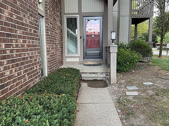 2nd image of 7490 Brynmawr Ct