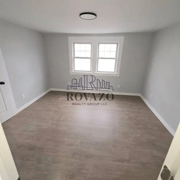 144-145 Vermont Ave #3 — Photo 6