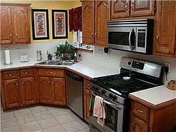 5th image of 912 Haverstraw Pl #1