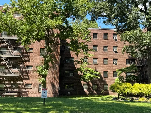 (undisclosed Address), Fort Lee, NJ 07024