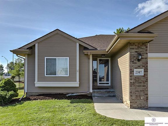 3rd image of 2307 Aberdeen Dr