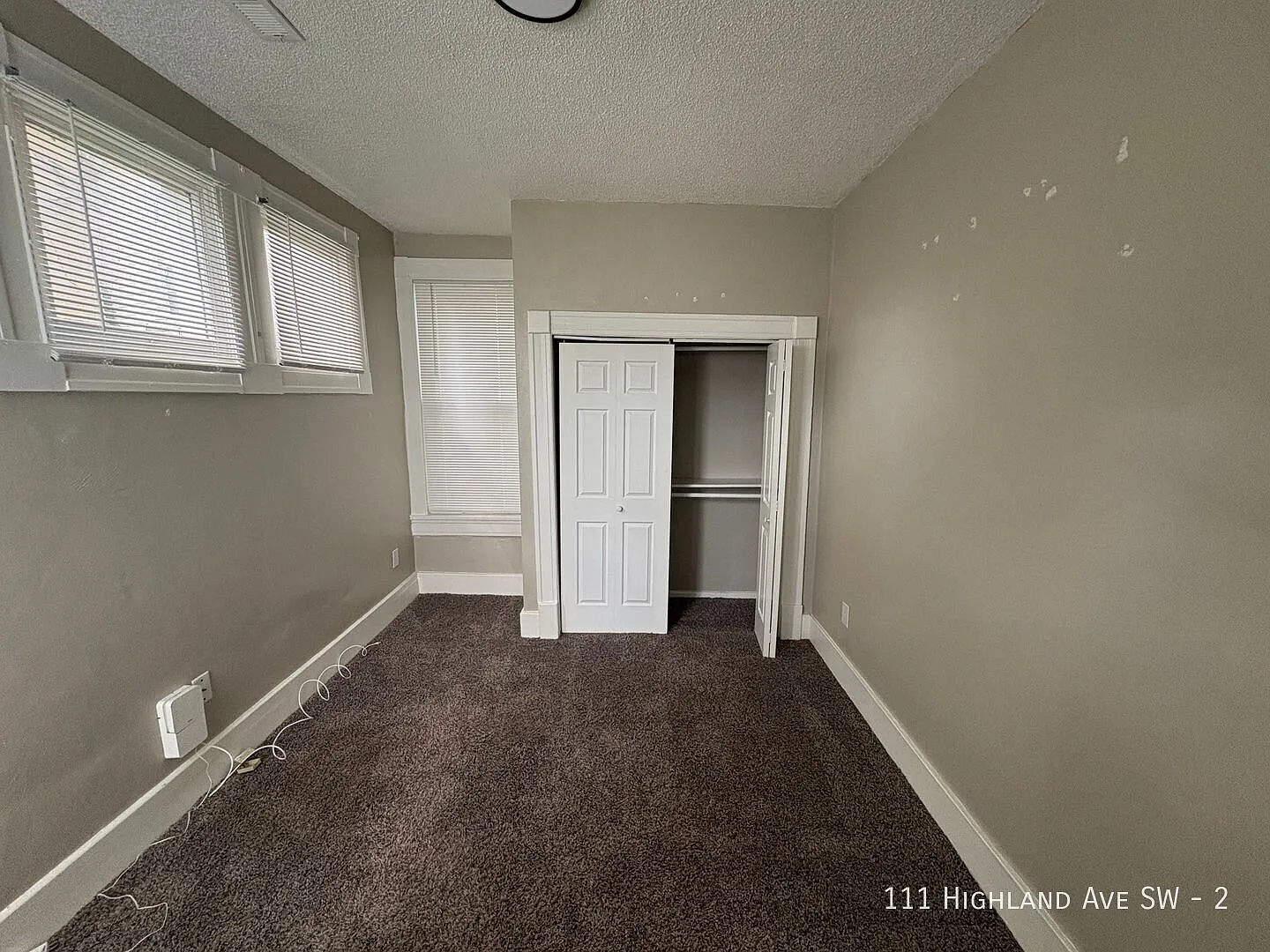 2 Bedroom 1 Bath Apartment Coming Soon! Apartment with Great Space ! — Photo 4