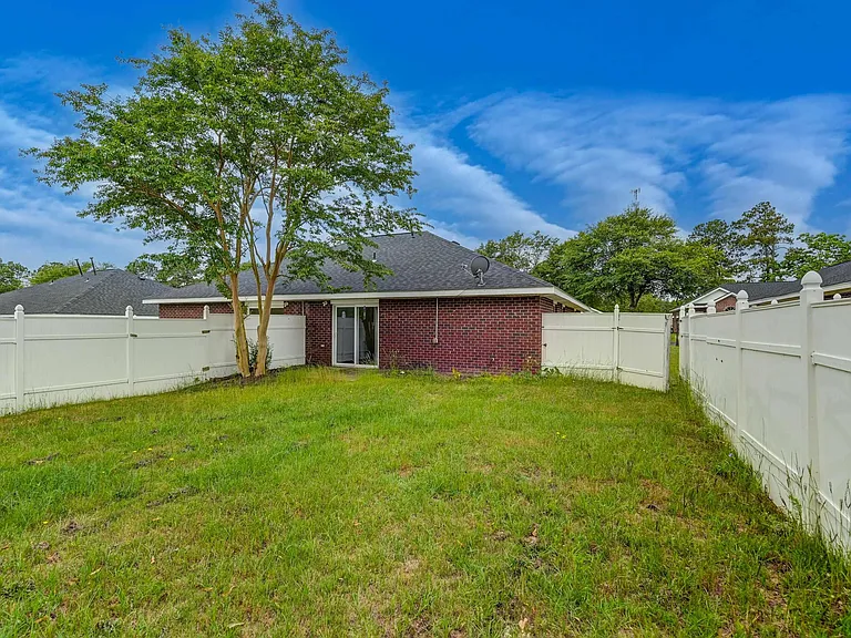 107 Hutto Hl — Photo 32