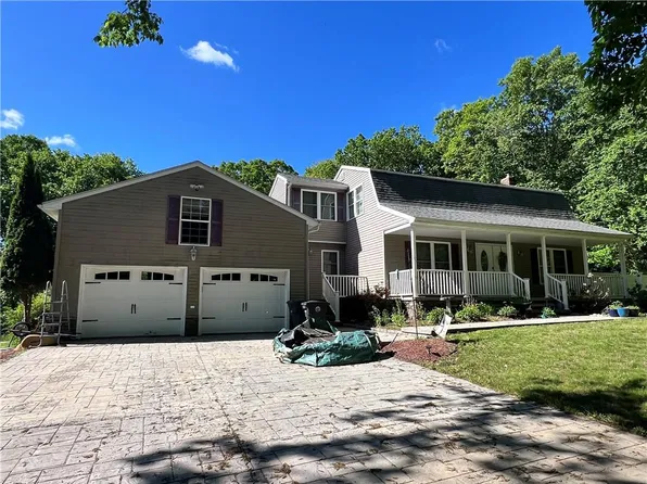 233 Sisson Rd, Coventry, RI 02827