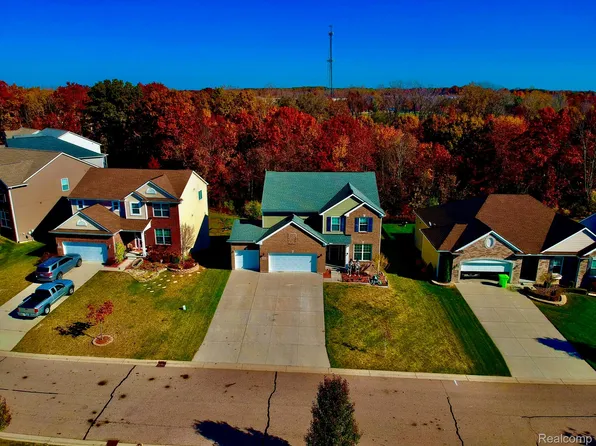 1474 Secretariat Way, Howell, MI 48843