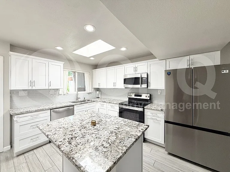 3211 S College Ave — Photo 7