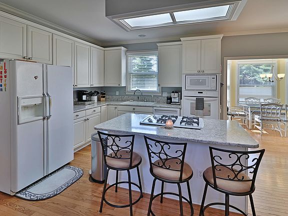 3rd image of 10624 Eagles View Dr