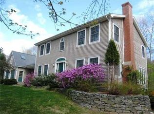 2 Roos Hill Dr, Freeport, ME 04032