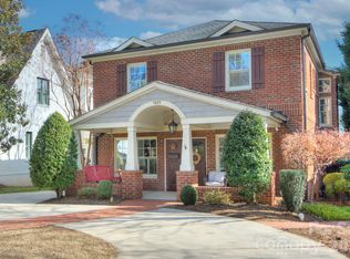 1825 Lombardy Cir, Charlotte, NC 28203
