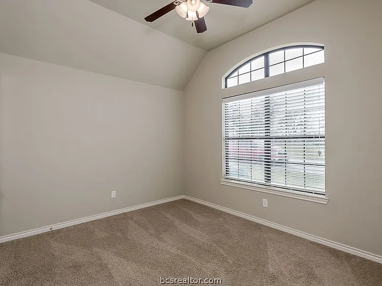 2020 Turning Leaf Dr — Photo 10
