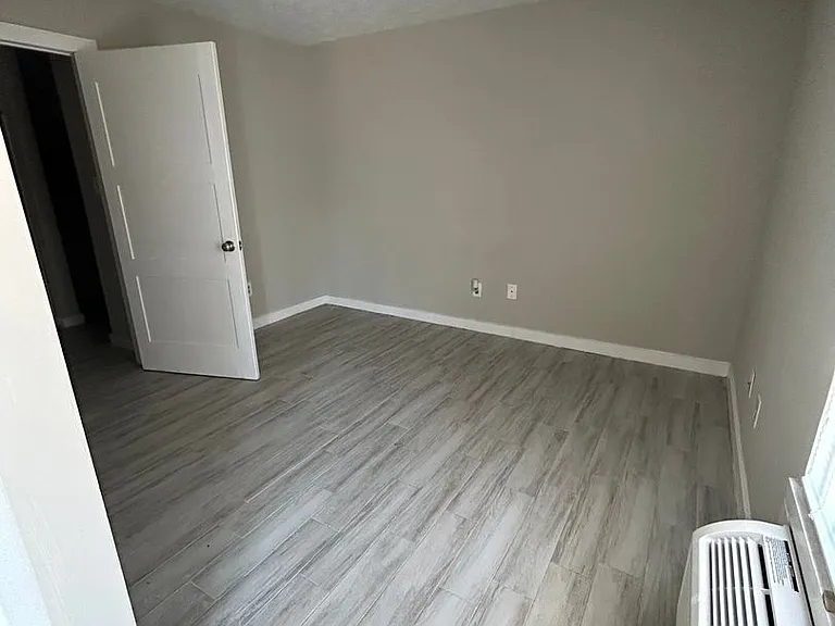 746 Cleveland St — Photo 4