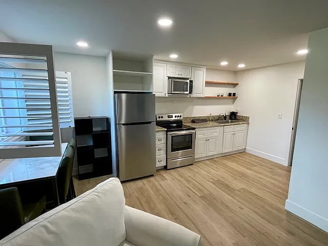 La Costa Ave — Photo 9