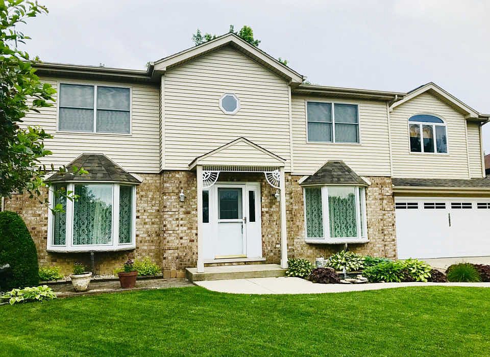 1st image of 10853 Chaucer Dr