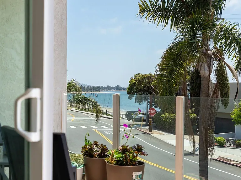 3701 Riviera Dr #11 — Photo 16