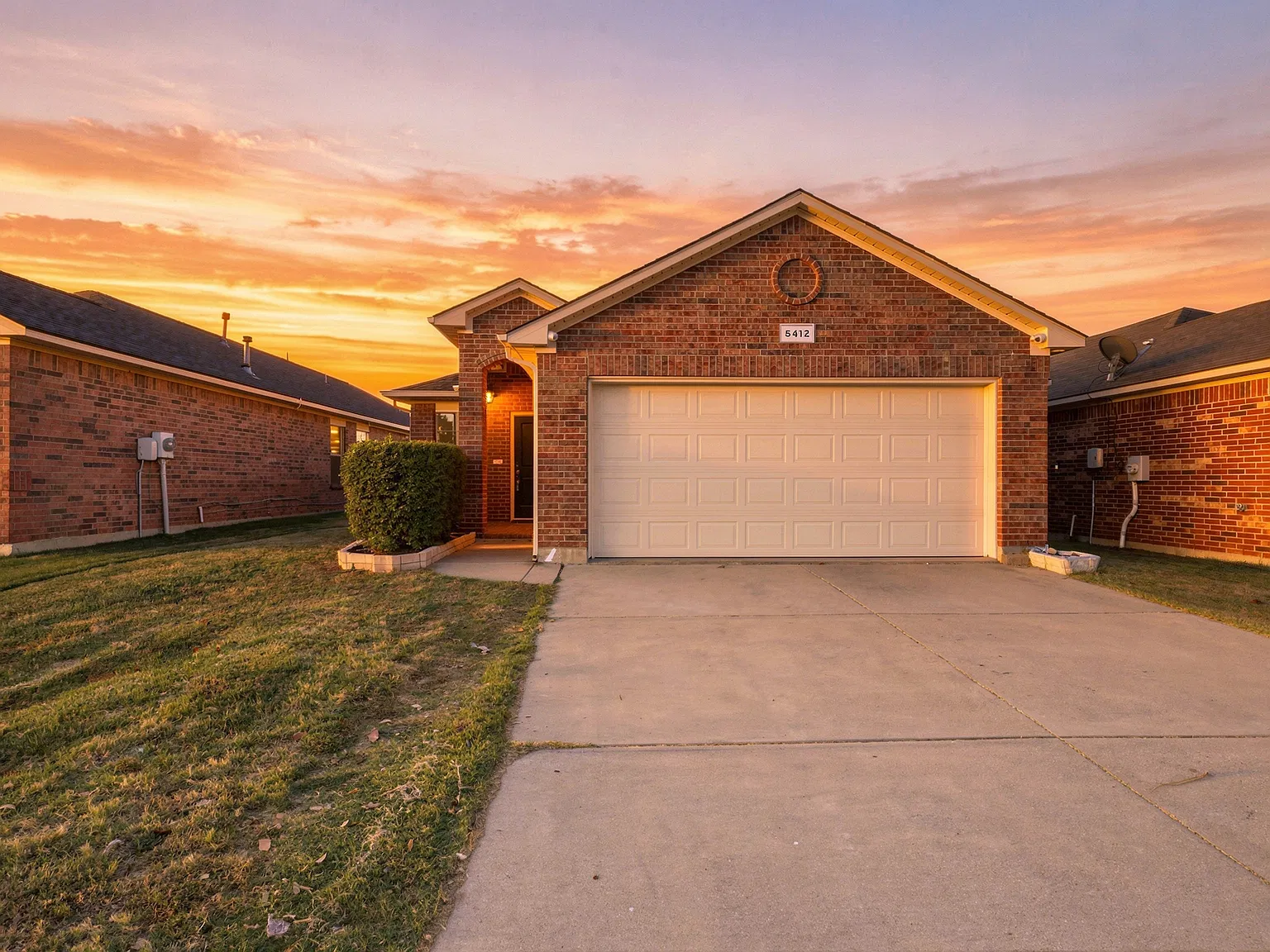 3 bed, 1402 sqft, $2,400 — Photo 4