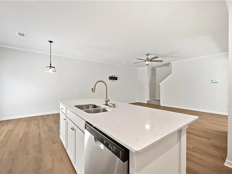 6710 Corryton St — Photo 9