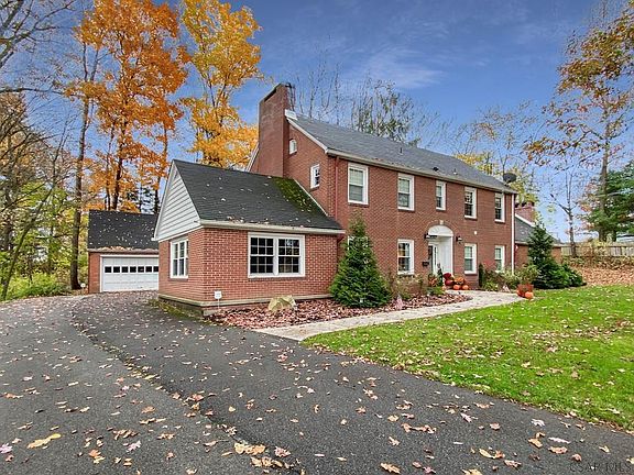 3rd image of 533 Elknud Ln