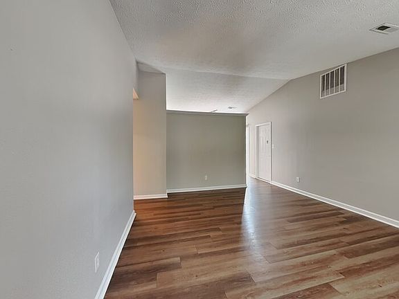 4th image of 6110 Epperson Dr