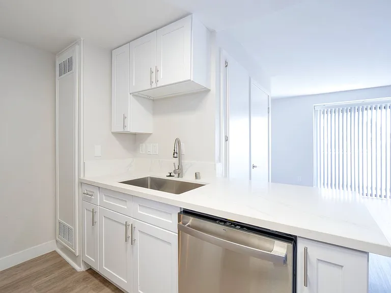 11208 S Western Ave — Photo 37