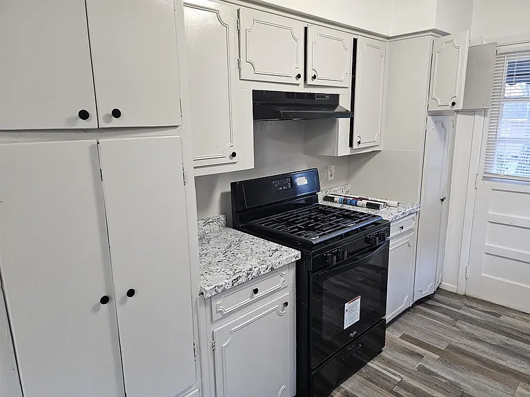 909 Ashland Ave — Photo 8
