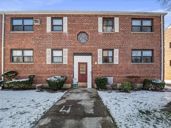 155-155 100th St #2F, Howard Beach, NY 11414