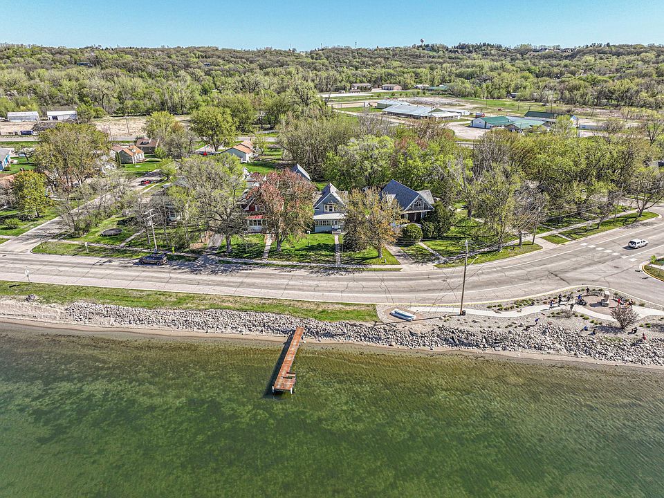 1st image of 4 N Lakeshore Dr