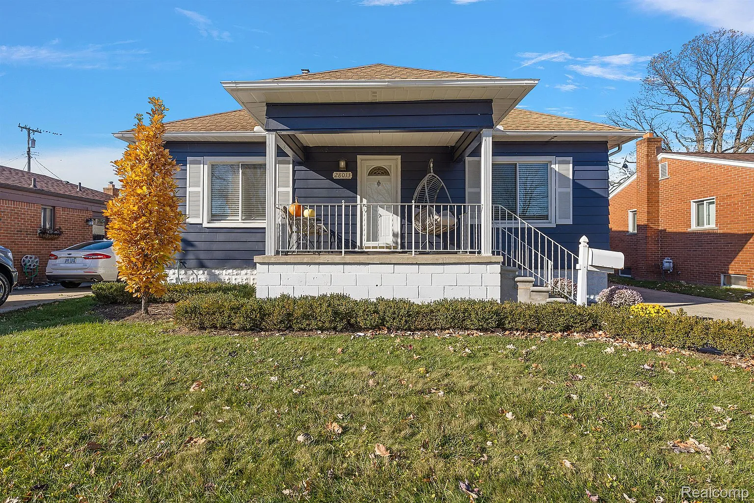 28013 Gladstone St photo 1