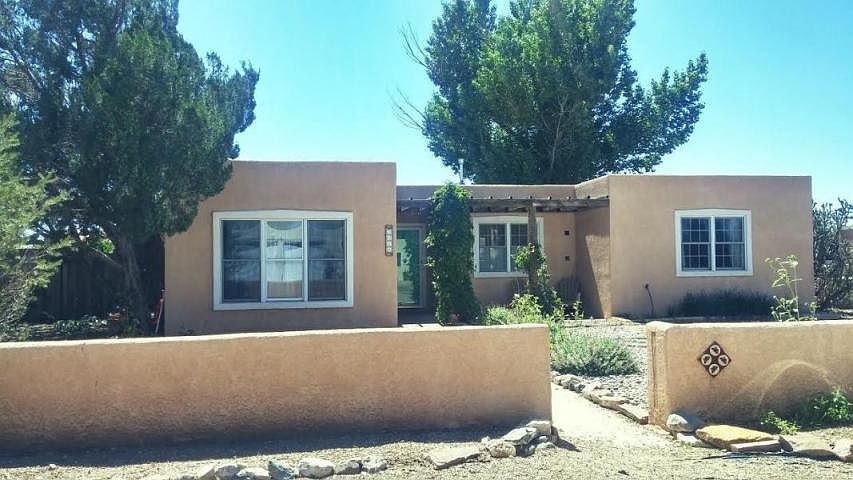 1st image of 506 El Caminto
