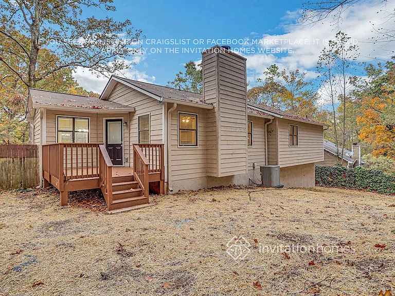 4040 Maxanne Dr NW — Photo 24