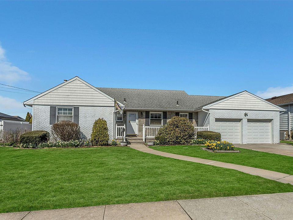 1st image of 92 Diamond Avenue
