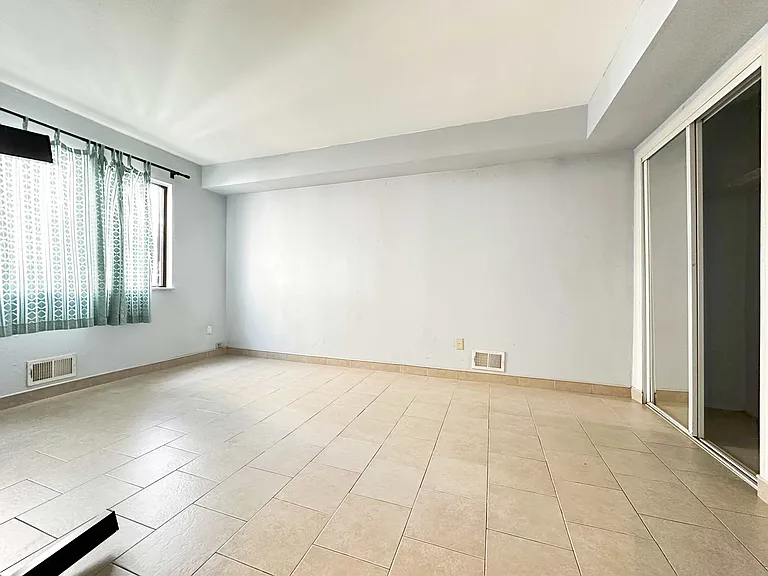 175 Keating Pl #1 — Photo 4