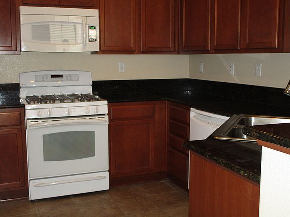 4th image of 1067 Silver Coyote Dr