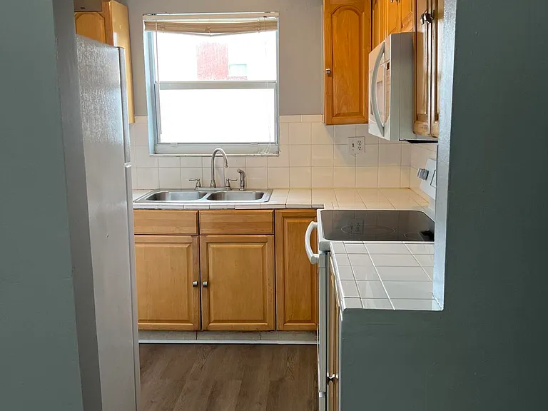 20 SW 108th Ave #F4 — Photo 6