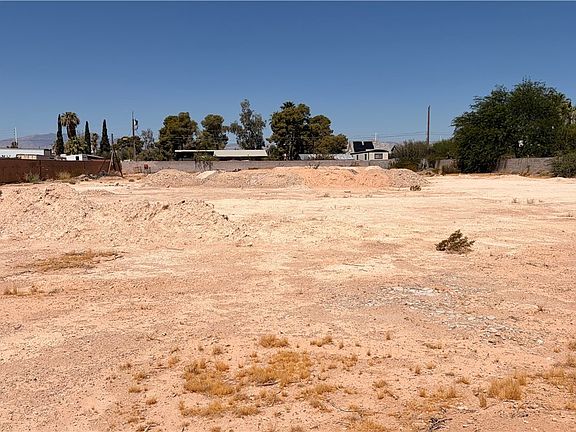 3rd image of 8811 Rancho Destino Rd