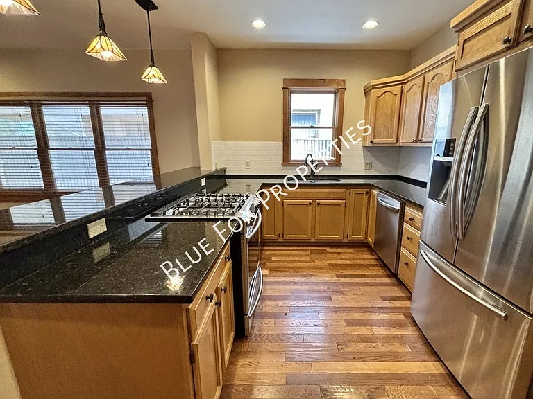 605 S 4th Ave — Photo 2