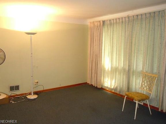 3rd image of 2902 Dellwood Dr