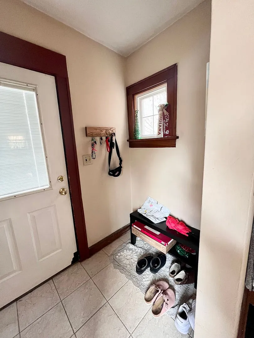 1302 Hunter - 7 Bed/2 Bath - Renovated! — Photo 3